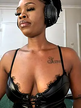 LuciousLips96 online show from 5, 10, 2025