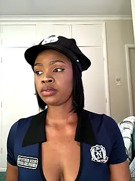 LuciousLips96 online show from 28, 10, 2025