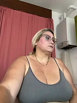 Snapshot of x_elena_x chatting on 10, 7, 2026 x elena x online show from 10, 7, 2026