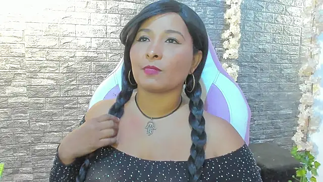 paola ih online show from 5, 5, 2026