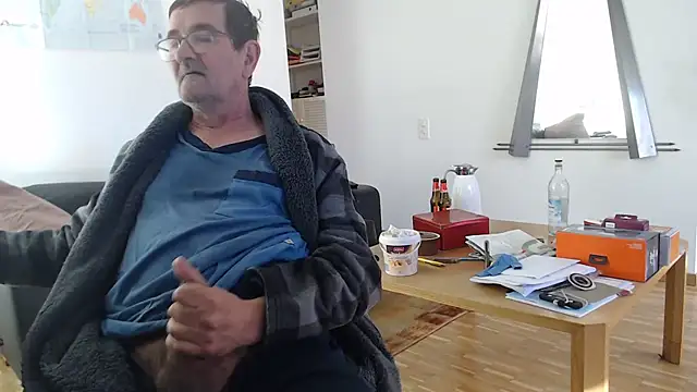 Snapshot of silvio-aus-luzern-CH chatting on 17, 3, 2026 silvio-aus-luzern-CH online show from 17, 3, 2026