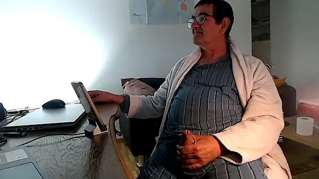 Snapshot of silvio-aus-luzern-CH chatting on 14, 5, 2026 silvio-aus-luzern-CH online show from 14, 5, 2026