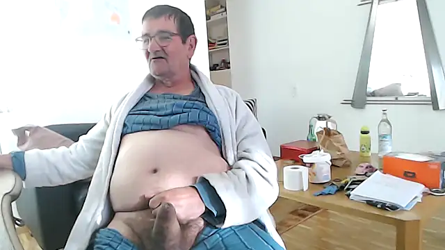 Snapshot of silvio-aus-luzern-CH chatting on 26, 4, 2026 silvio-aus-luzern-CH online show from 26, 4, 2026