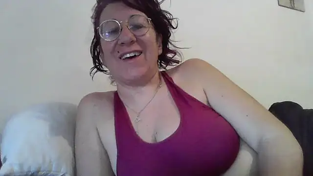 Snapshot of milkarock chatting on 3, 5, 2026 milkarock online show from 3, 5, 2026