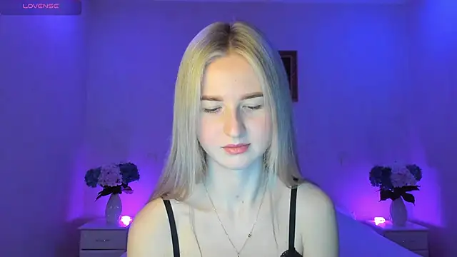 AnnaCarrera online show from 7, 3, 2025