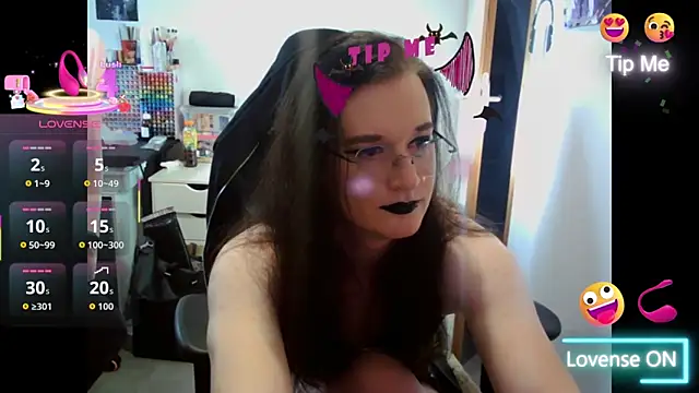 Snapshot of HotysimeHot1 chatting on 24, 11, 2025 HotysimeHot1 online show from 24, 11, 2025