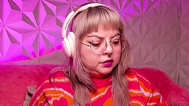 Satyn doll online show from 4, 12, 2025