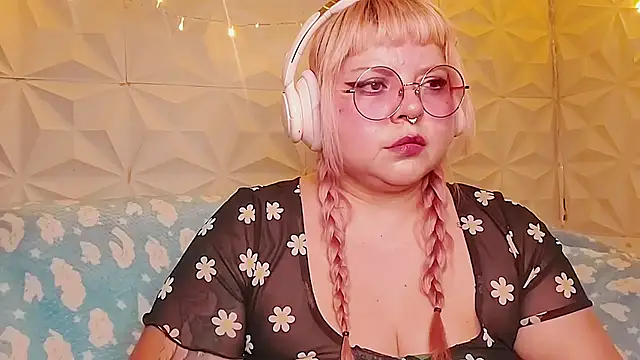 Satyn doll online show from 17, 5, 2026