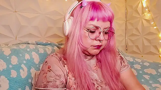 Satyn doll online show from 24, 5, 2026