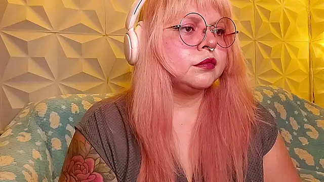 Satyn doll online show from 10, 5, 2026