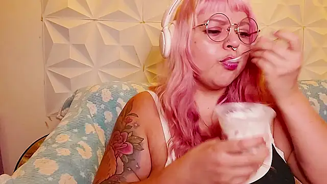 Satyn doll online show from 31, 5, 2026