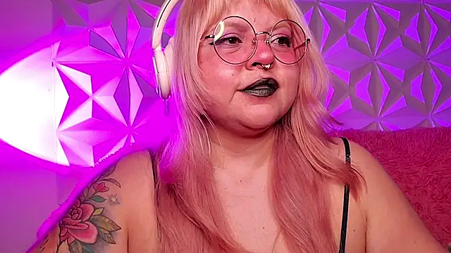 Satyn doll online show from 4, 5, 2026