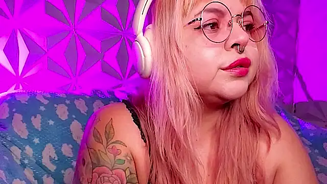 Satyn doll online show from 5, 4, 2026