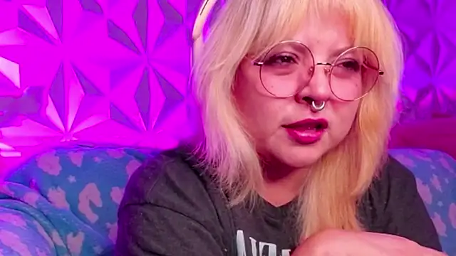 Satyn doll online show from 19, 10, 2025