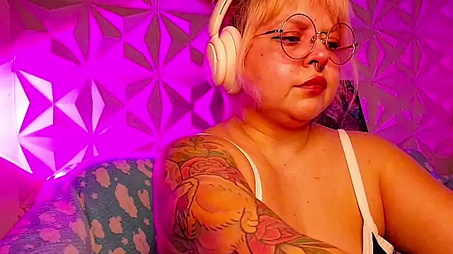 Satyn doll online show from 23, 4, 2026