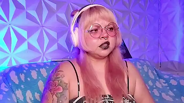 Satyn doll online show from 29, 4, 2026