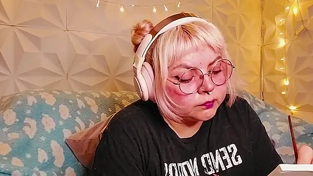 Snapshot of Satyn_doll chatting on 14, 6, 2026 Satyn doll online show from 14, 6, 2026