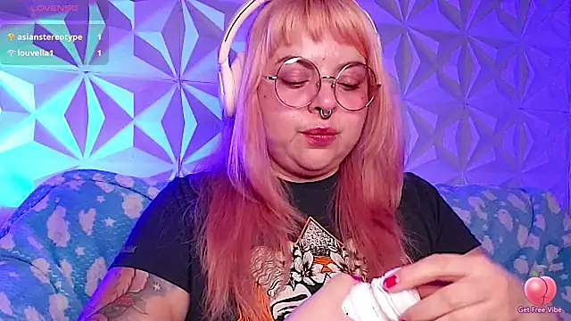 Satyn doll online show from 26, 3, 2026