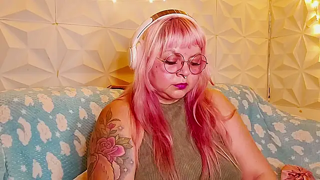 Satyn doll online show from 2, 6, 2026