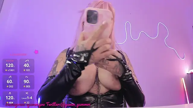 cute catlyn online show from 18, 3, 2025