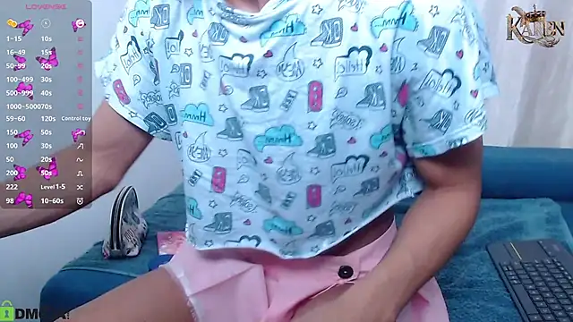 karen sofia  online show from 8, 11, 2025