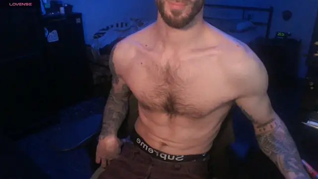 SexxxyLouis online show from 24, 10, 2025