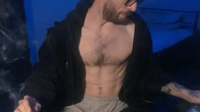 SexxxyLouis online show from 9, 3, 2025