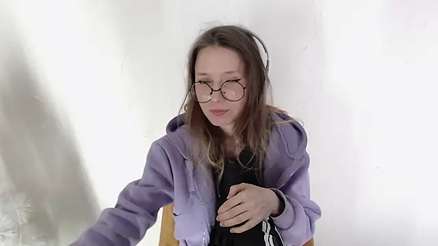  Hanna Moon  online show from 11, 2, 2026