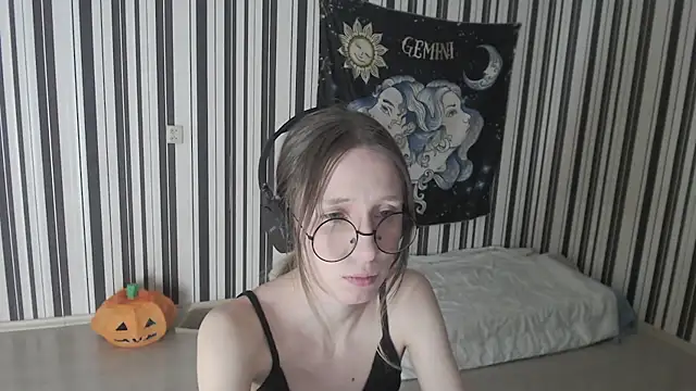  Hanna Moon  online show from 17, 11, 2025