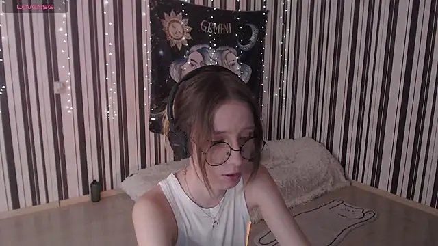  Hanna Moon  online show from 19, 9, 2025