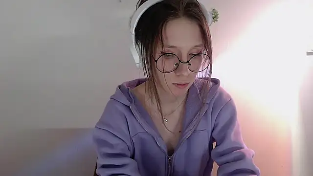 Hanna Moon  online show from 18, 5, 2026