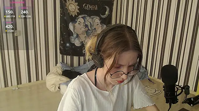  Hanna Moon  online show from 3, 10, 2025