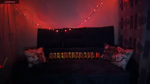 EllenMoore online show from 15, 12, 2025