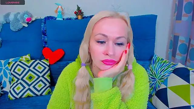 EllenMoore online show from 5, 1, 2025