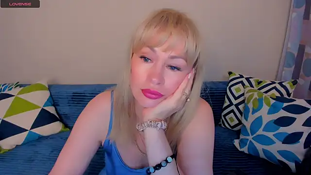 EllenMoore online show from 25, 7, 2026