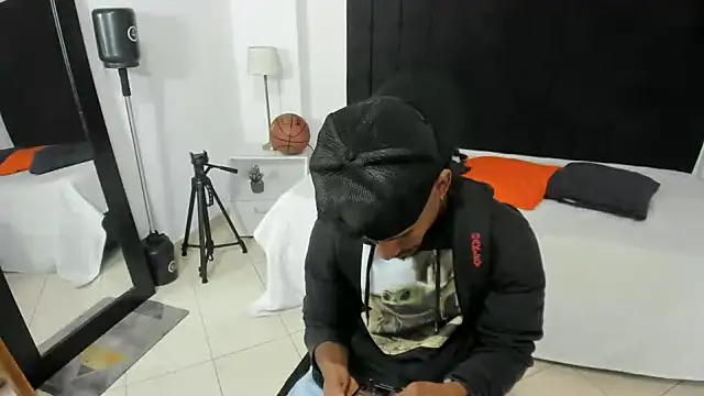 anhtony wayans online show from 6, 10, 2025