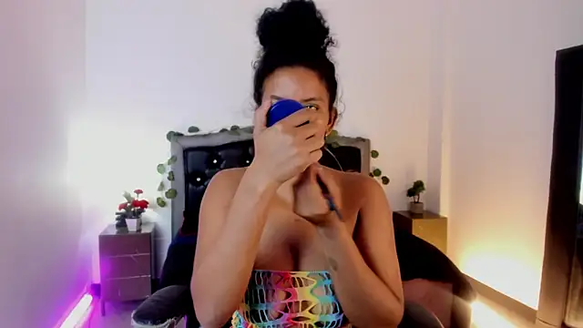 Ellie Alves online show from 11, 3, 2025