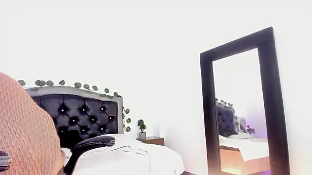 Ellie Alves online show from 20, 3, 2025