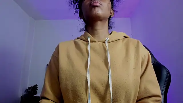 Ellie Alves online show from 9, 11, 2025