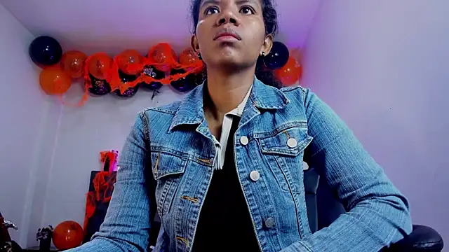 Ellie Alves online show from 28, 10, 2025