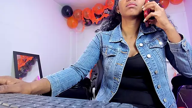 Ellie Alves online show from 30, 10, 2025