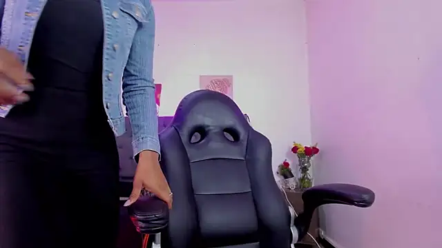 Ellie Alves online show from 13, 11, 2025