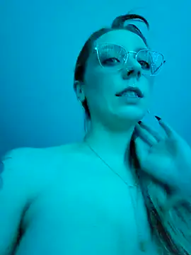 LilyOrion online show from 25, 2, 2025