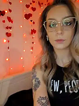 LilyOrion online show from 18, 2, 2025