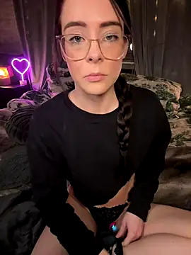 Carmen Monroe online show from 16, 12, 2025