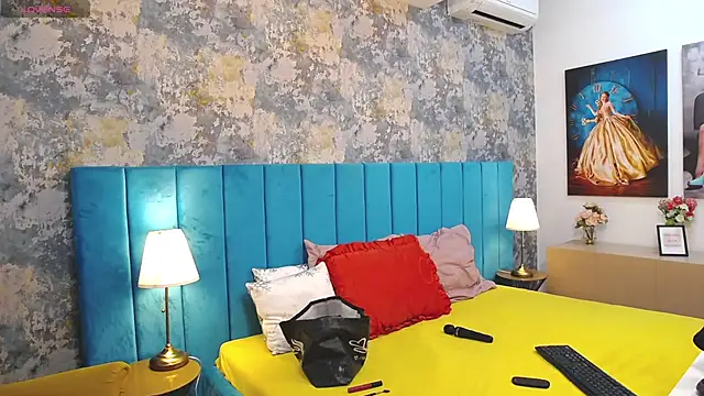 LisaCroft online show from 10, 9, 2025