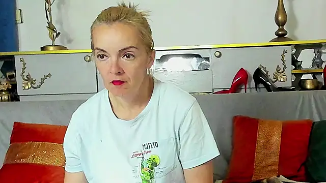 Snapshot of KateConner chatting on 15, 6, 2026 KateConner online show from 15, 6, 2026