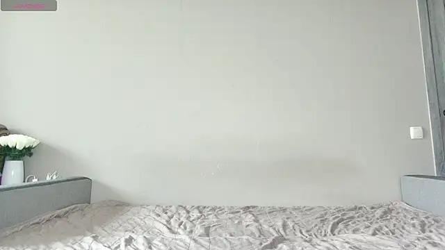 JuiliOnesunray online show from 9, 4, 2026