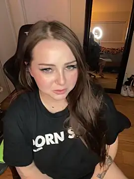 Snapshot of Kira_tattoo chatting on 12, 2, 2025 Kira tattoo online show from 12, 2, 2025