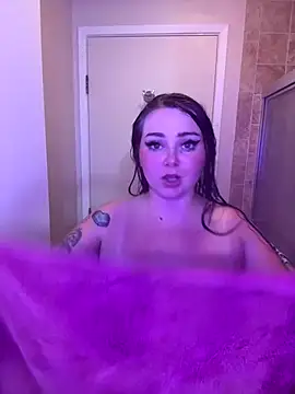 Snapshot of Kira_tattoo chatting on 12, 10, 2025 Kira tattoo online show from 12, 10, 2025